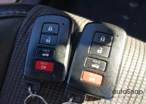 2016 Toyota Corolla S Plus z USA, uszkodzony, nr VIN 2T1BURHE0GC657513